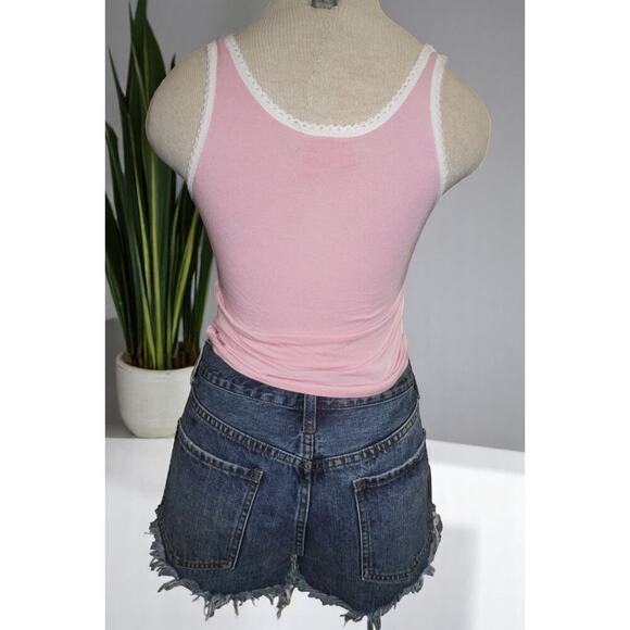 OMIGHTY Power Flower Lace Trim Tank Top – Pink – Size M - Picture 4 of 6
